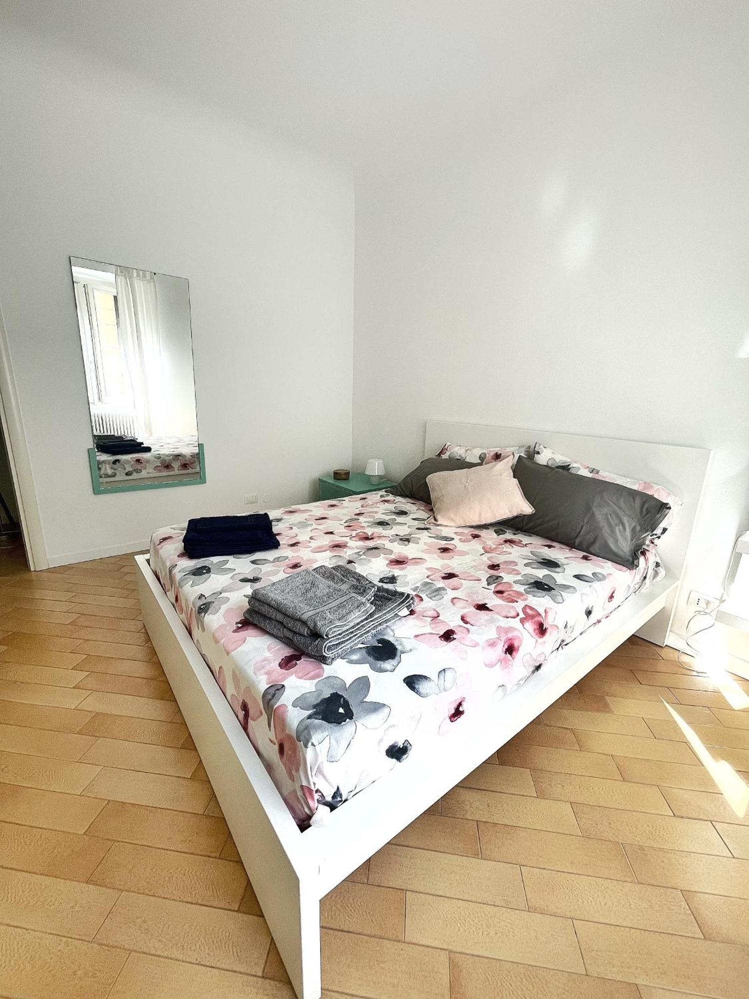 Ampio E Accogliente Bilocale - Fara 1, Porta Nuova Apartment Milan Bagian luar foto